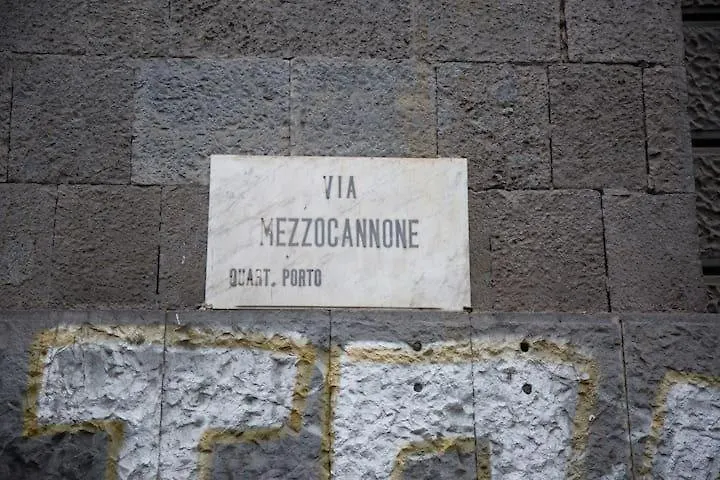 House Mezzocannone Napoli